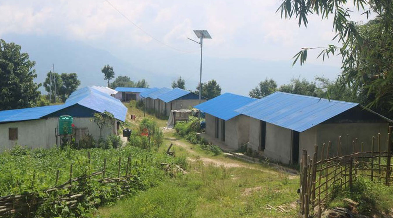 अलपत्र अवस्थामा एकीकृत बस्तीका भवन