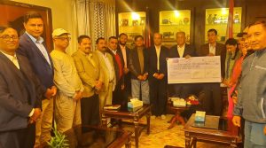 माओवादीनिकट कर्मचारीको बाढीपहिरो पीडितलाई करिब आठ लाख सहयोग