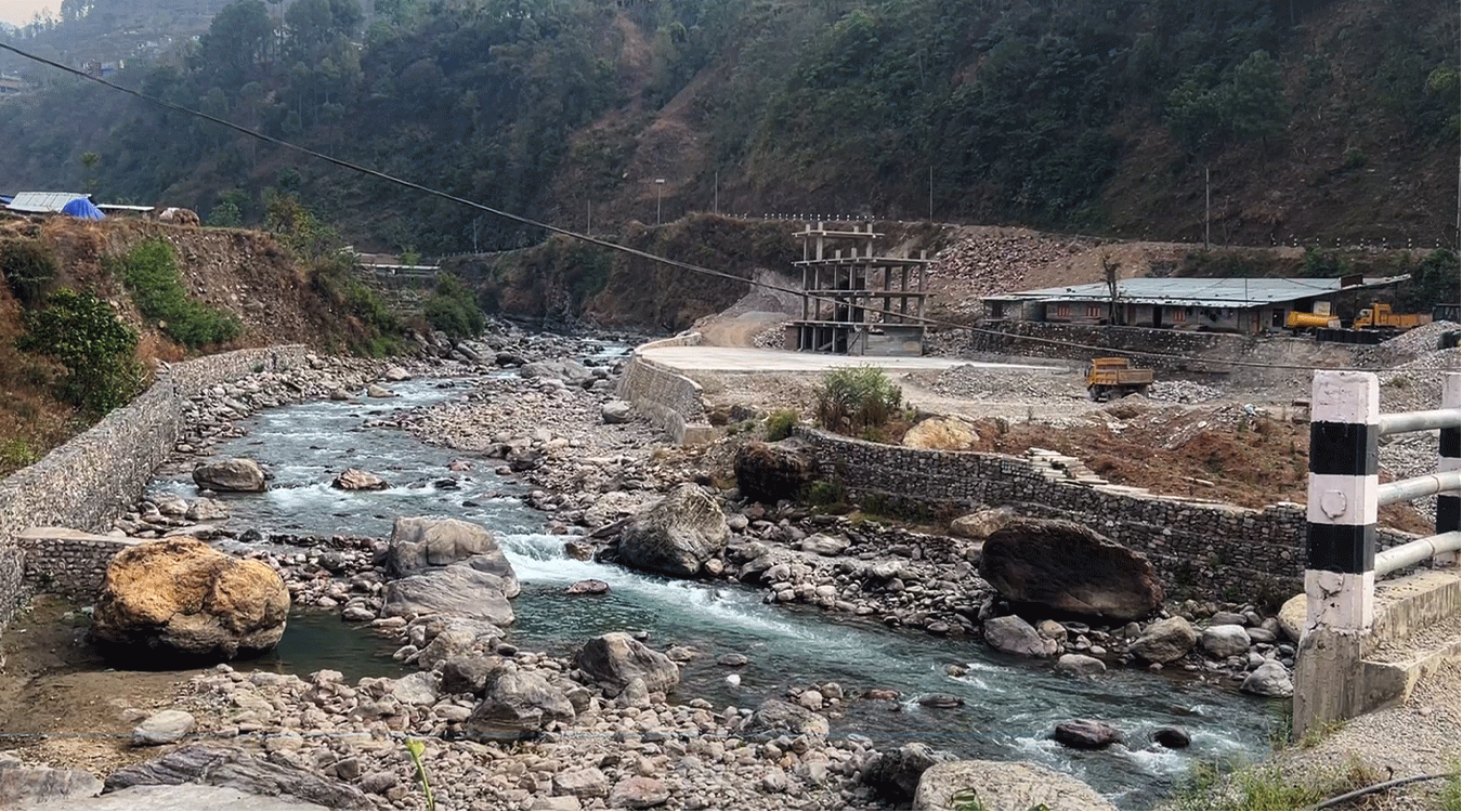 निर्माणाधीन बसर्पाकको काम सीमा विवादका कारण अवरुद्ध