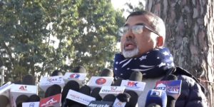 विप्लवलाई माओवादी केन्द्रमा ल्याउन म बाधक छैन : जनार्दन शर्मा
