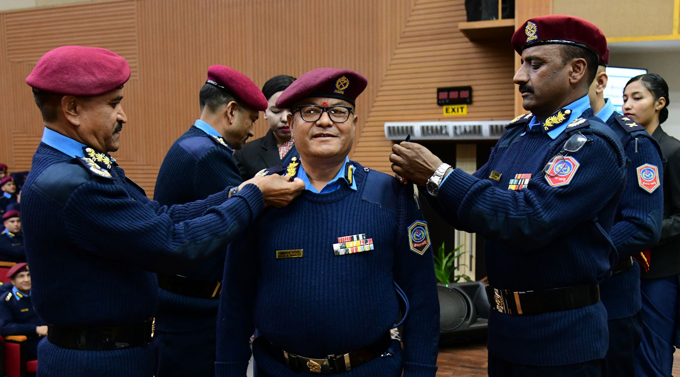 नागरिक सेवामा उच्च व्यवसायिकता प्रदर्शन गर्न महानिरीक्षक कुँवरको निर्देशन