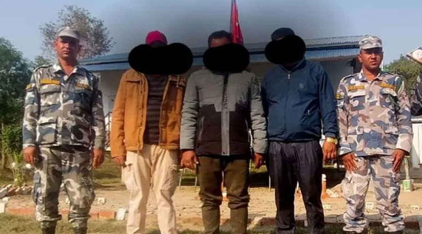 सुन, चाँदी र विदेशी मुद्रासहित कैलालीबाट तीनजना पक्राउ