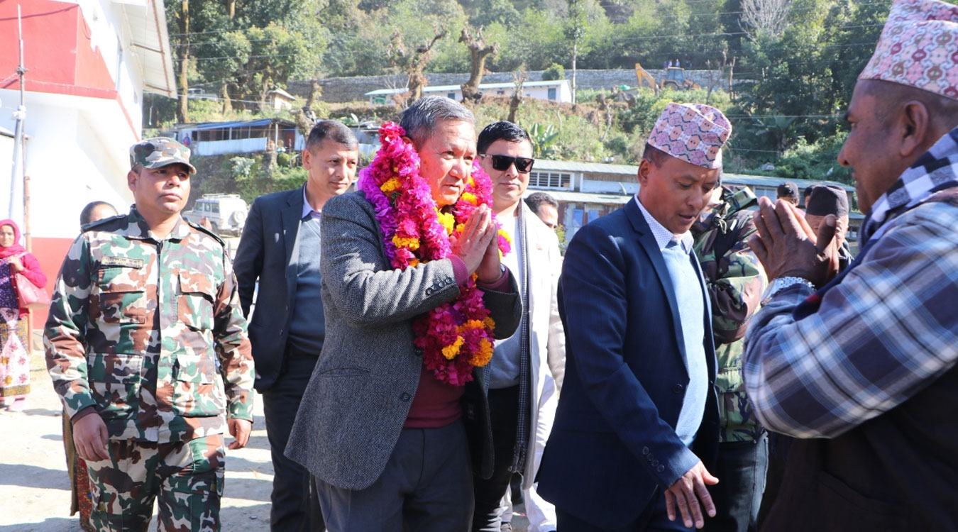 सञ्चार मन्त्री गाउँ पुगेपछि ….