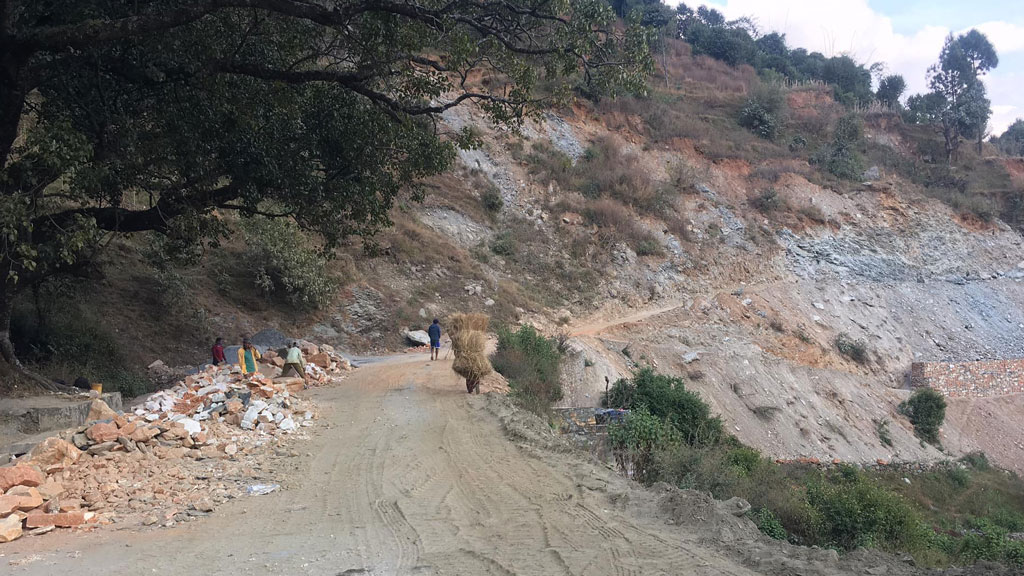 रत्नेचौर-भकुण्डे-भकिम्ली सडकको ७० प्रतिशत प्रगति