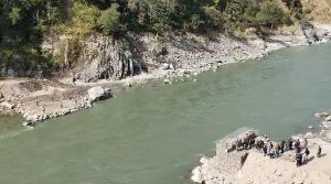 सगरमाथा लोकमार्गअन्तर्गत सुनकोशीस्थित फोक्सिङटारमा अस्थायी बेलिब्रिज जडान सुरु