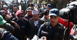 हर्क साम्पाङको रित्तो गाग्री प्रहरीद्वारा नियन्त्रण