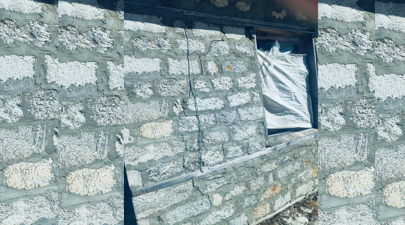 भूकम्पका कारण सगरमाथा राष्ट्रिय निकुञ्जको भवनमा क्षति