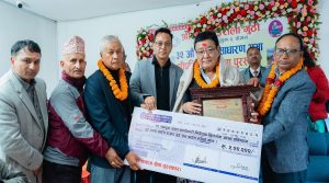 नेत्ररोग विशेषज्ञ डा रुइत पुरस्कृत