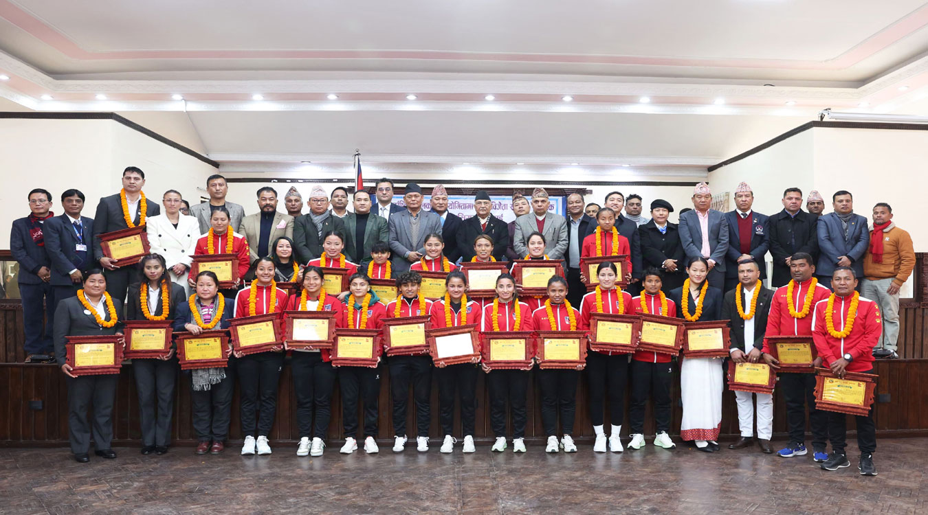 अन्तर्राष्ट्रिय स्पर्धाका पदक विजेता खेलाडी प्रधानमन्त्रीबाट पुरस्कृत