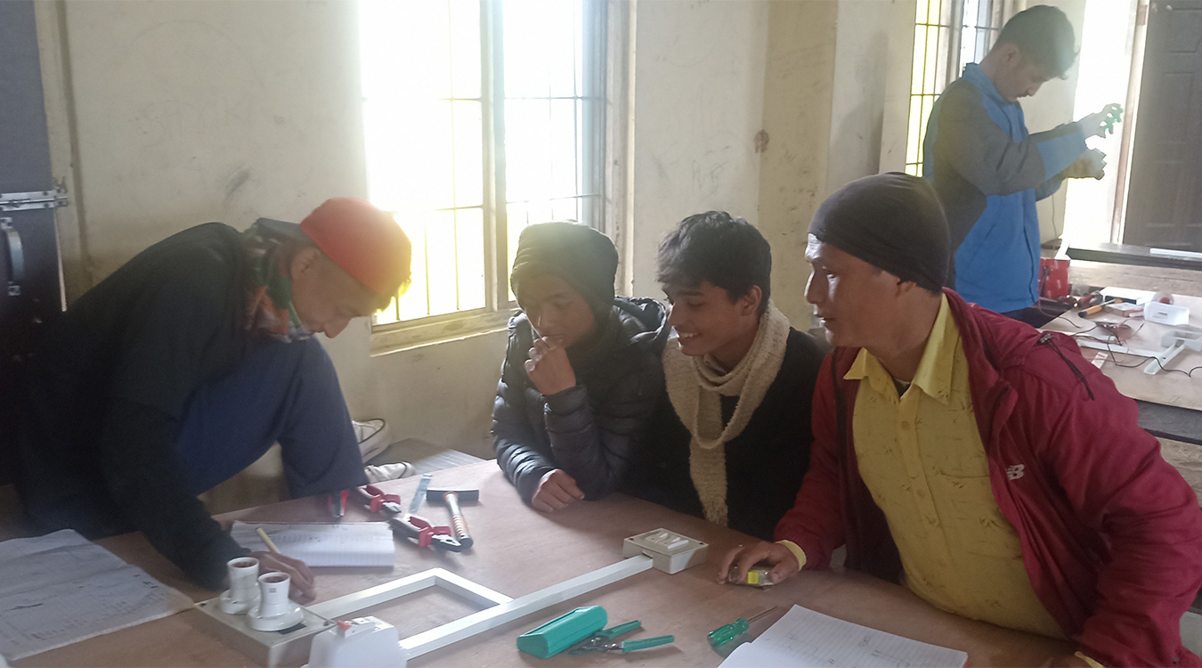 शनिश्चरेमा शिक्षासँगै सीप कार्यक्रम