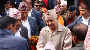 पूर्वराजा हेर्नेको भीड : कमैले लगाए ‘राजा आऊ, देश बचाउ’को नारा 