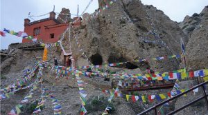 प्रचारप्रसारको अभावमा ओझेलमा लुरी गुम्बा