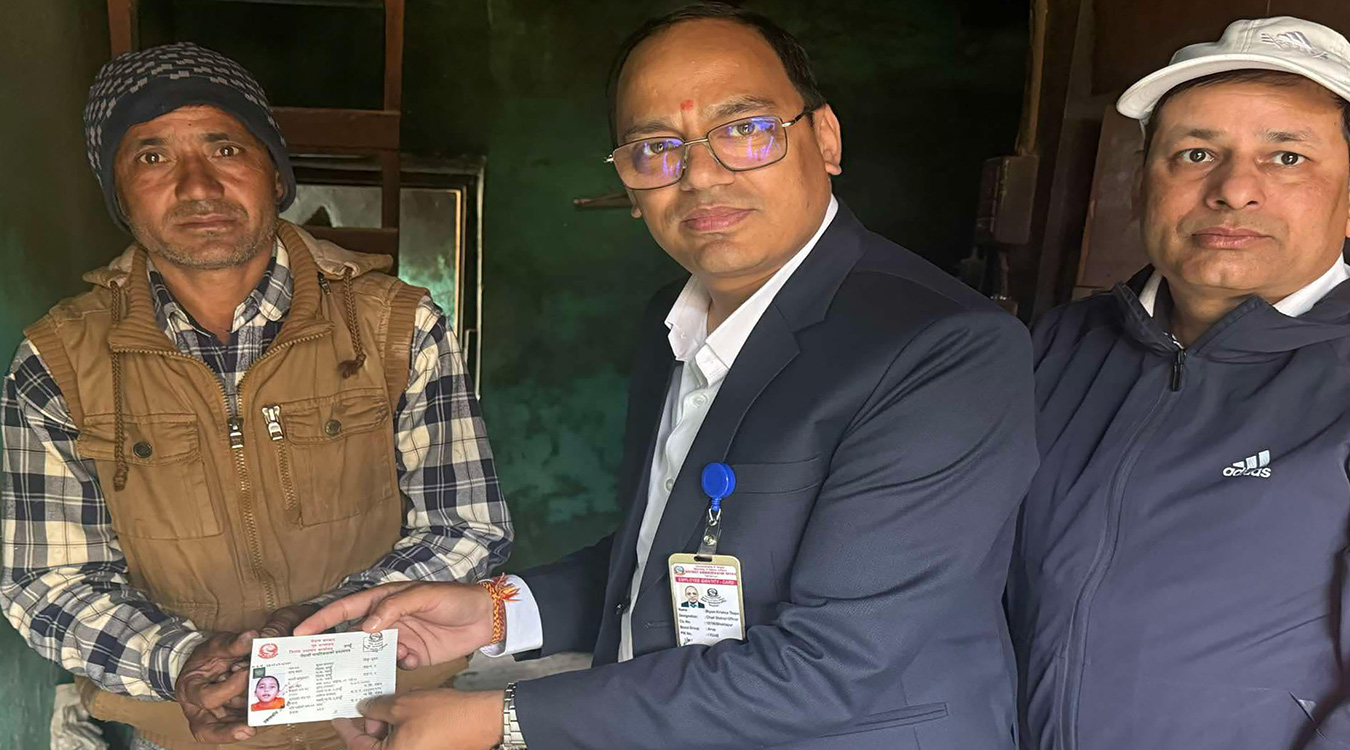 अपाङ्गता भएकालाई घरमै नागरिकता प्रदान 