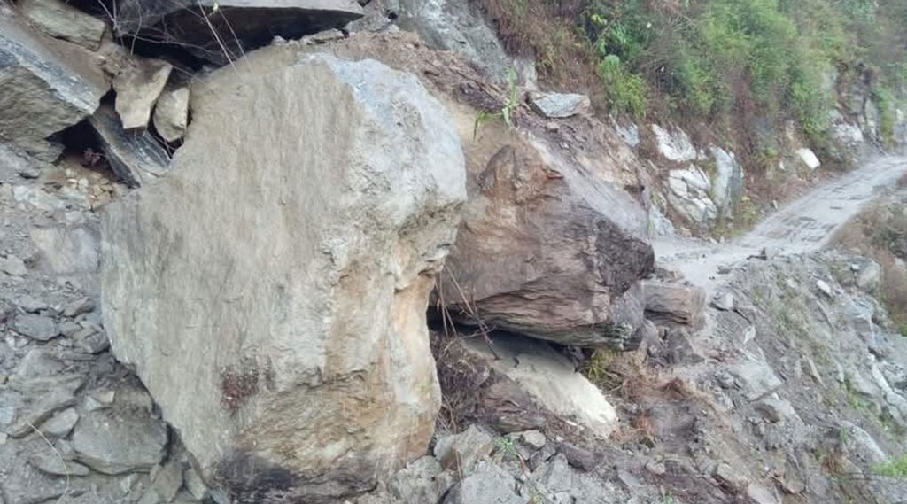केन्यामा बाढीका कारण कम्तीमा १० जनाको मृत्यु