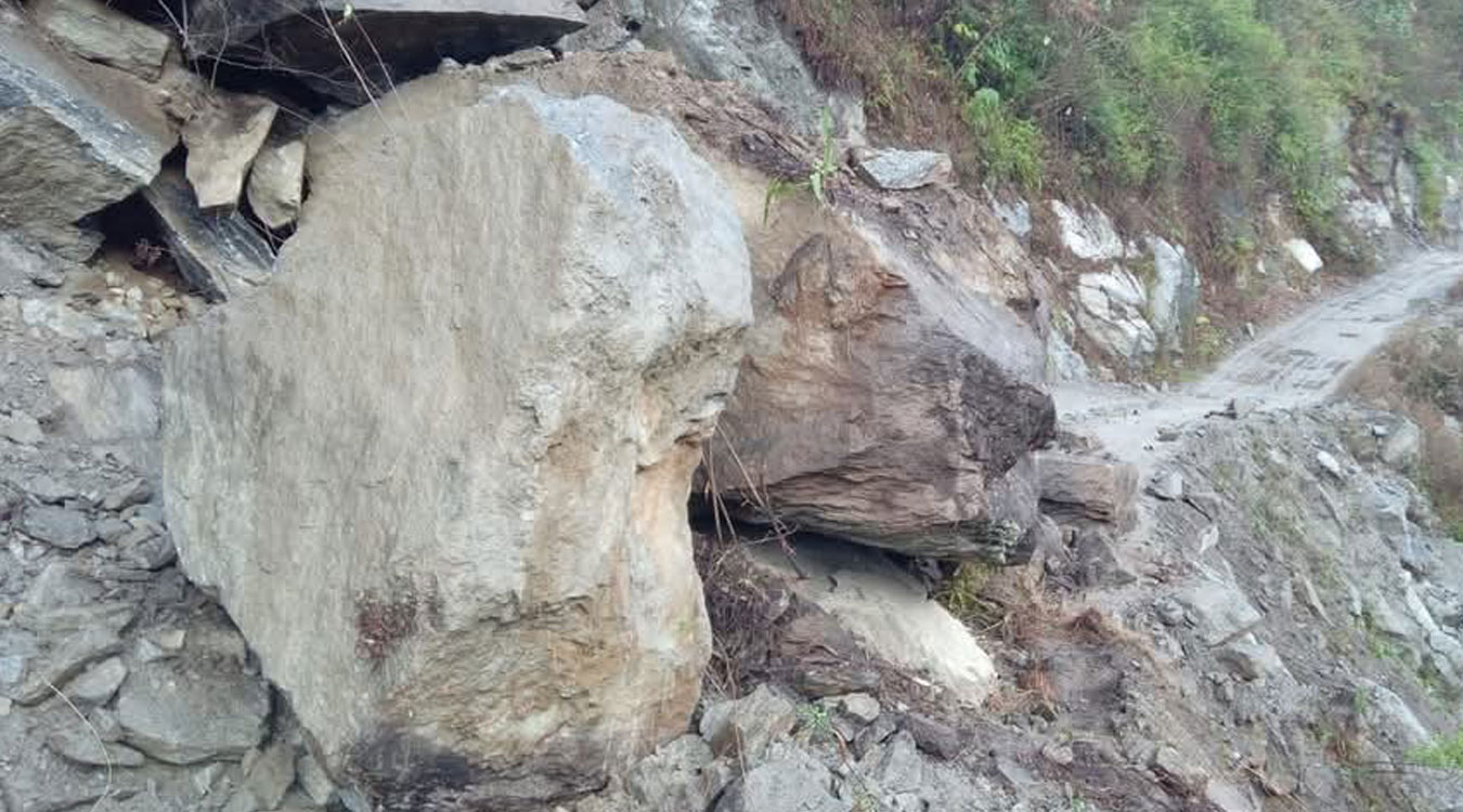 पहिरो खस्दा कान्तिलोकपथ अवरुद्ध