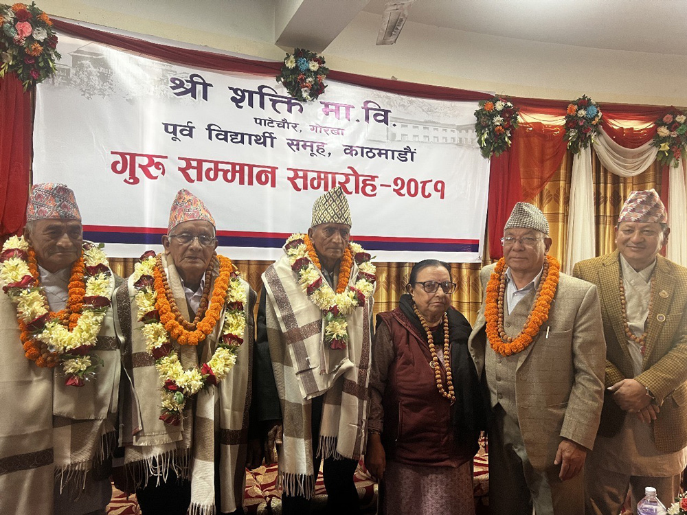 जसले विद्यालय जोगाए उनैबाट शिक्षक सम्मानित 