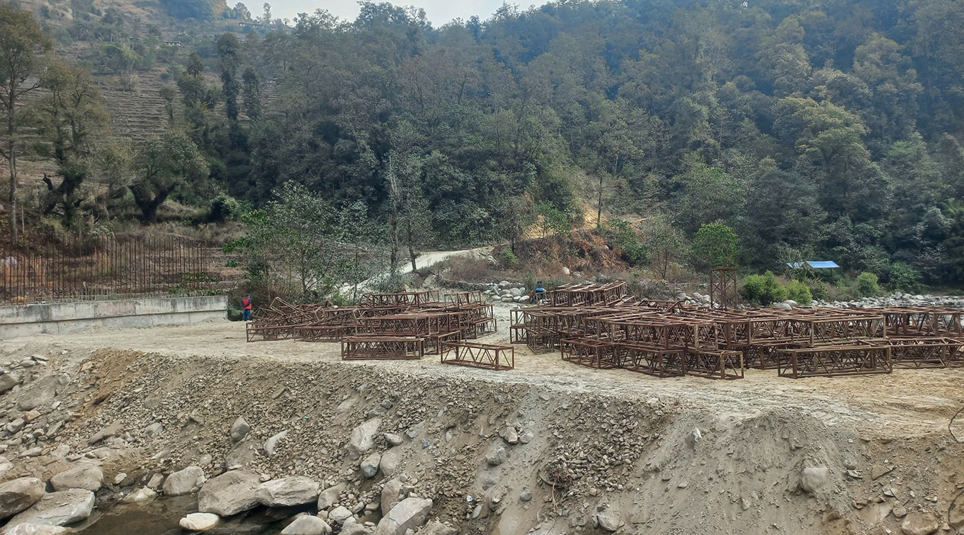 भुरुङ्दीखोलामा निर्माणाधीन मोटरेबल पुल नौ वर्षसम्म अधुरै