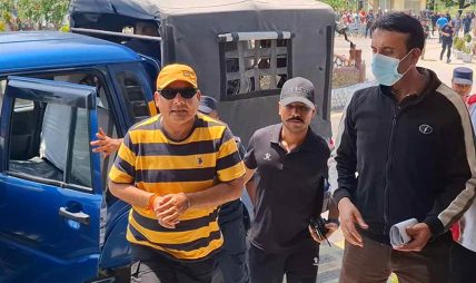 फेरि नियन्त्रणमा दुर्गा प्रसाईँ, सार्वजनिक शान्ति विरुद्धको अनुसन्धान अघि बढ्यो फेरि नियन्त्रणमा दुर्गा प्रसाईँ, सार्वजनिक शान्ति विरुद्धको अनुसन्धान अघि बढ्यो