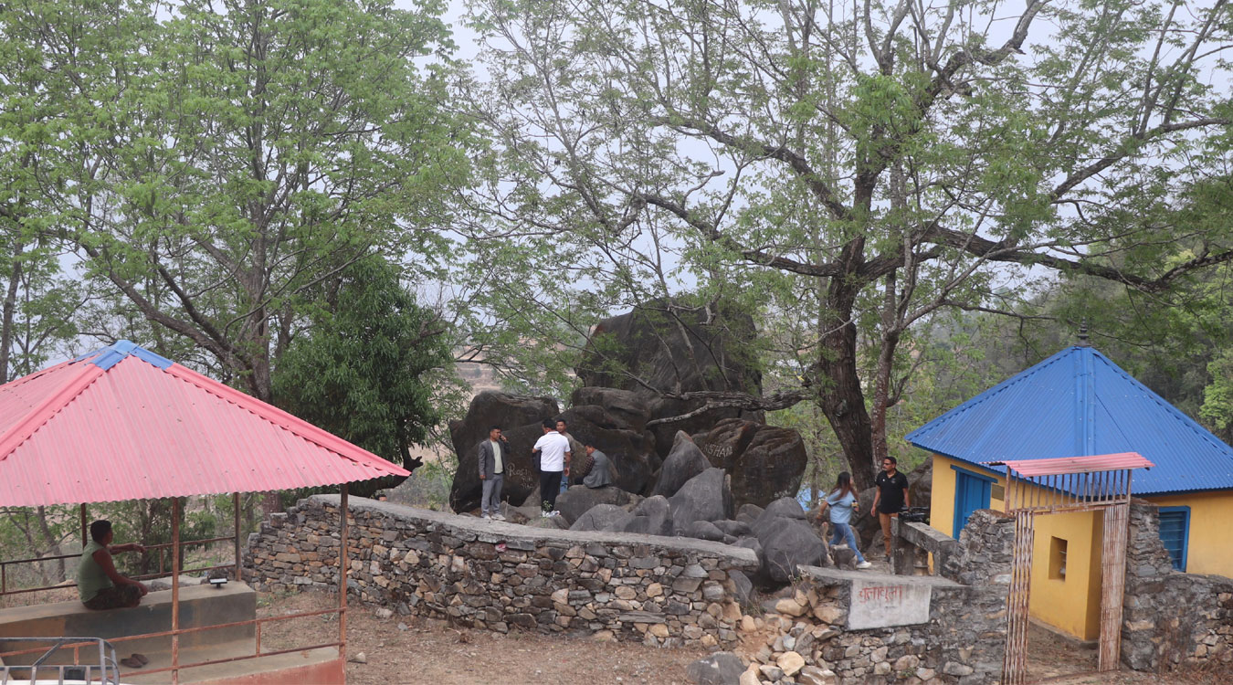 भोजपुरको धार्मिक तथा पर्यटकीय क्षेत्र चुलाचुली गुफा ओझेलमा