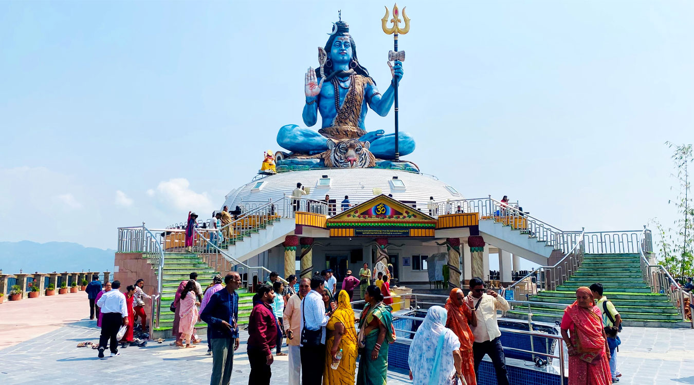 मन चोर्ने पुम्दीकोट