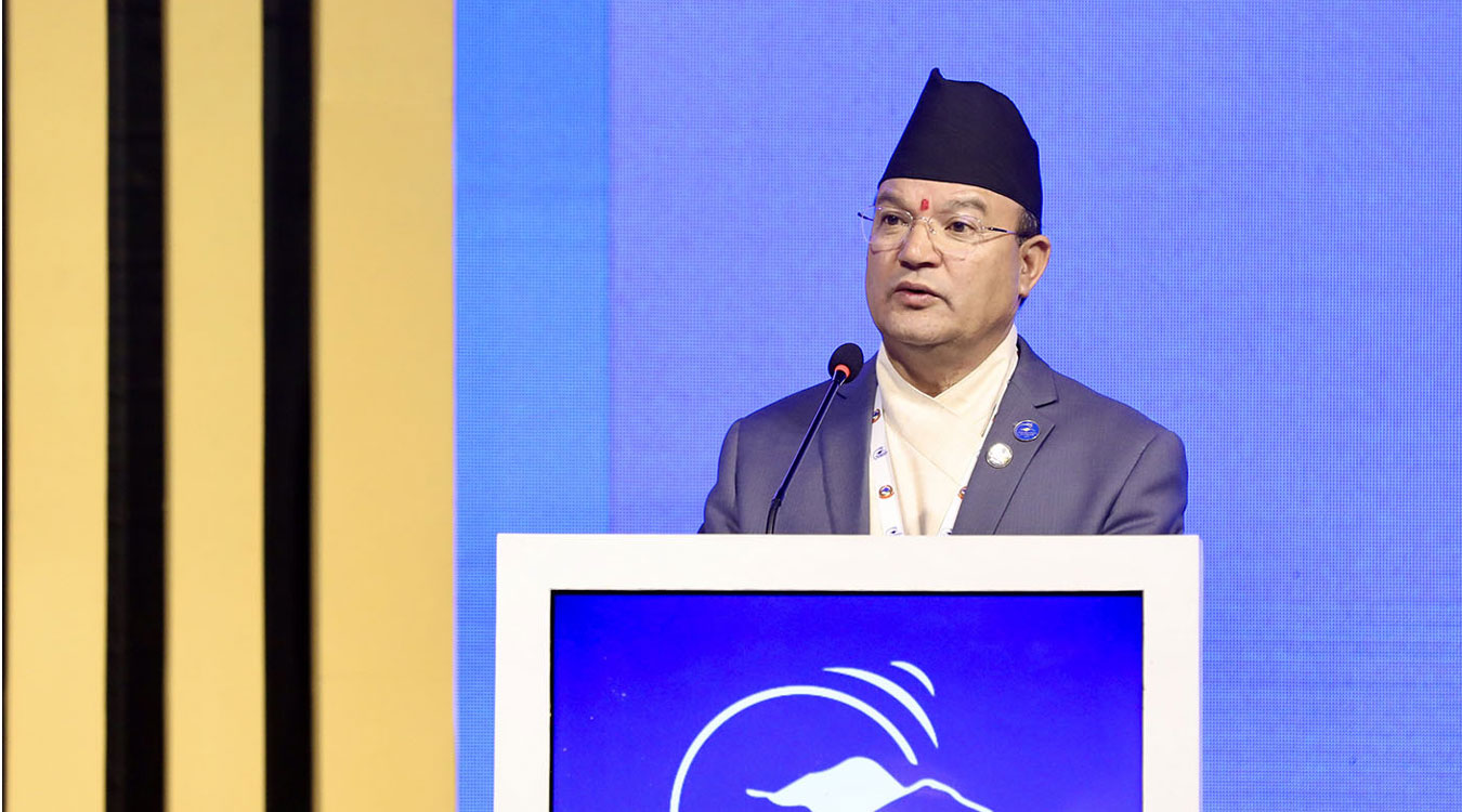 हिमाल भव्य मात्र होइन अत्यावश्यक जलवायु नियामकका रूपमा समेत रहिआएका छन् : वनमन्त्री 