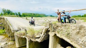 अझै बनेन दुई वर्षअघि बाढीले भासिएको पुल