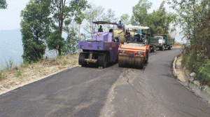 पर्वतका ८६ सडक स्तरोन्नति हुँदै