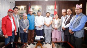 नेपाल शिक्षक महासंघका पदाधिकारी र प्रचण्डविच भेटवार्ता