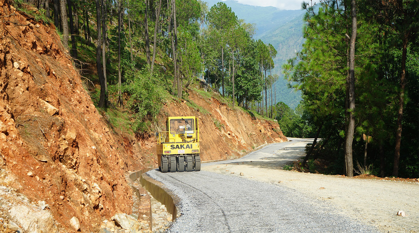 बागलुङमा एघार सडक धमाधम स्तरोन्नति हुँदै