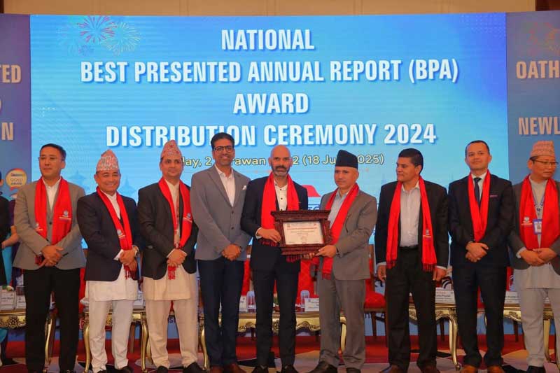 आइक्यानबाट सिल्भर अवार्ड प्राप्त गर्ने पहिलो जीवन बीमा कम्पनी बन्यो नेपाल लाइफ