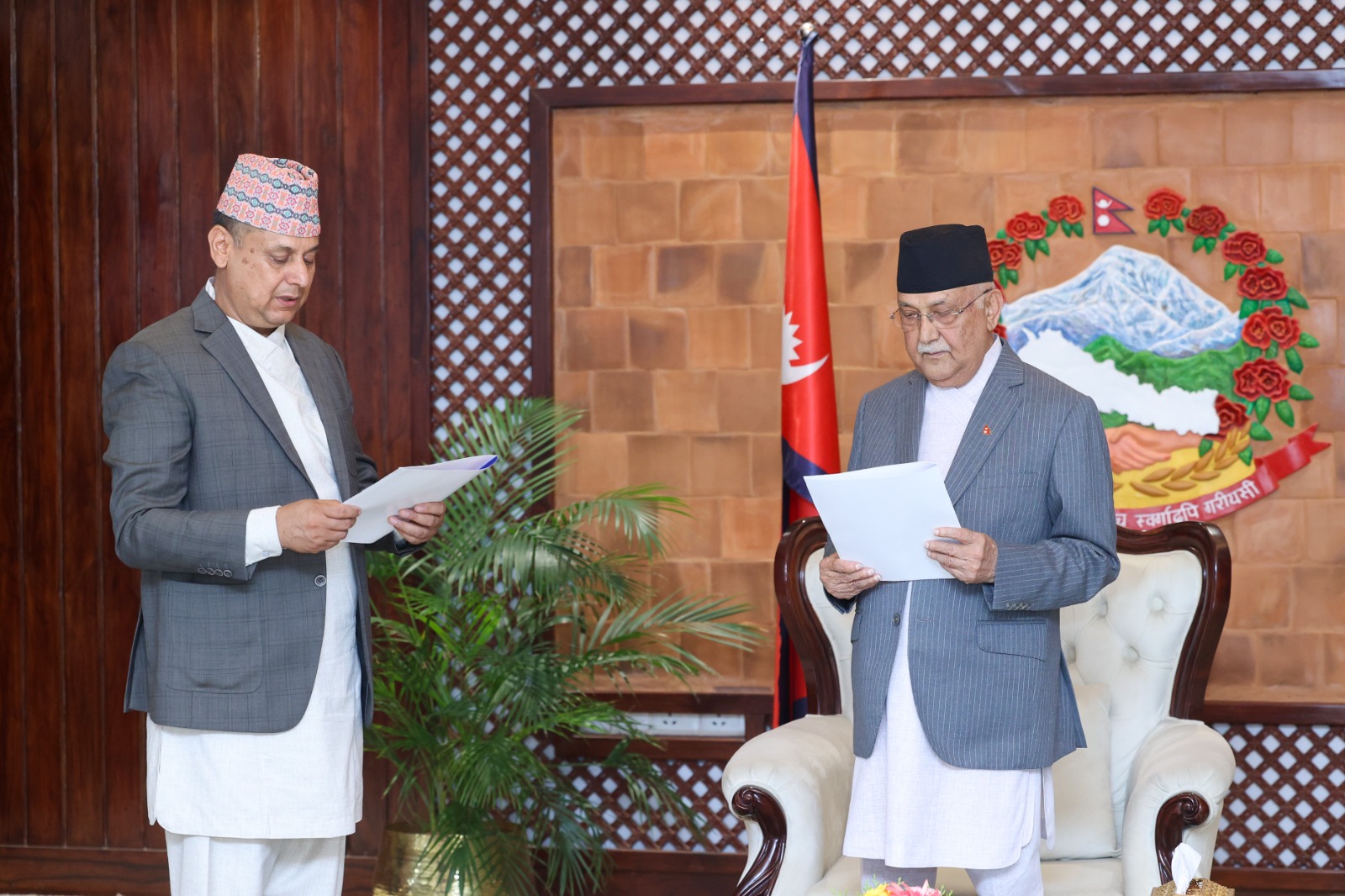 कुलपतिसमक्ष त्रिविका उपकुुलपतिको सपथ