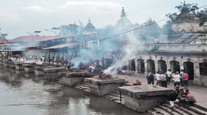 शवबाट हड्डी र मासु निकालेर बेच्ने घटनामा दुई जना पक्राउ
