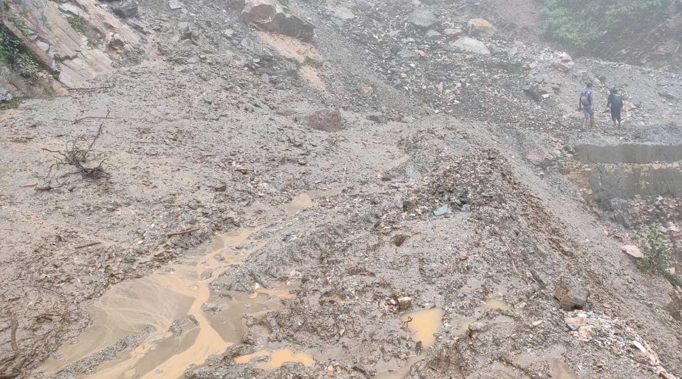 वर्षापछि आएको पहिरोका कारण कालीगण्डकी करिडोर अवरुद्ध
