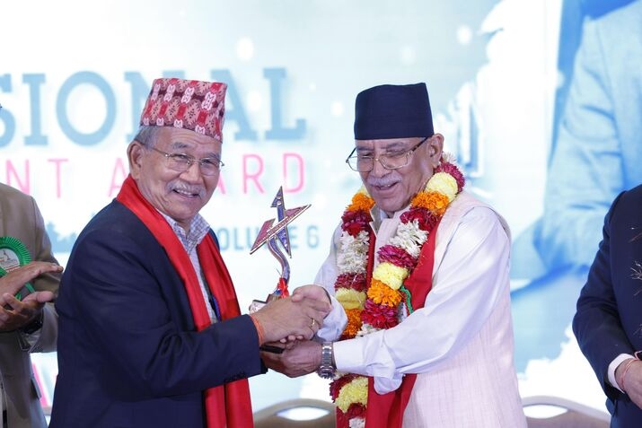 ललितपुर महानगरप्रमुख ‘एक्सिलेन्स अर्वान गभर्नेन्स अवार्ड’बाट सम्मानित