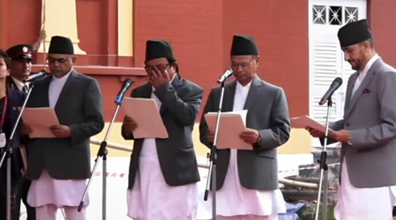 नवनियुक्त चार मन्त्रीले लिए राष्ट्रपतिबाट शपथ