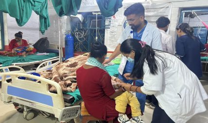 दैलेख अस्पतालमा बिरामीको बढ्दो चाप, उपचारमा समस्या