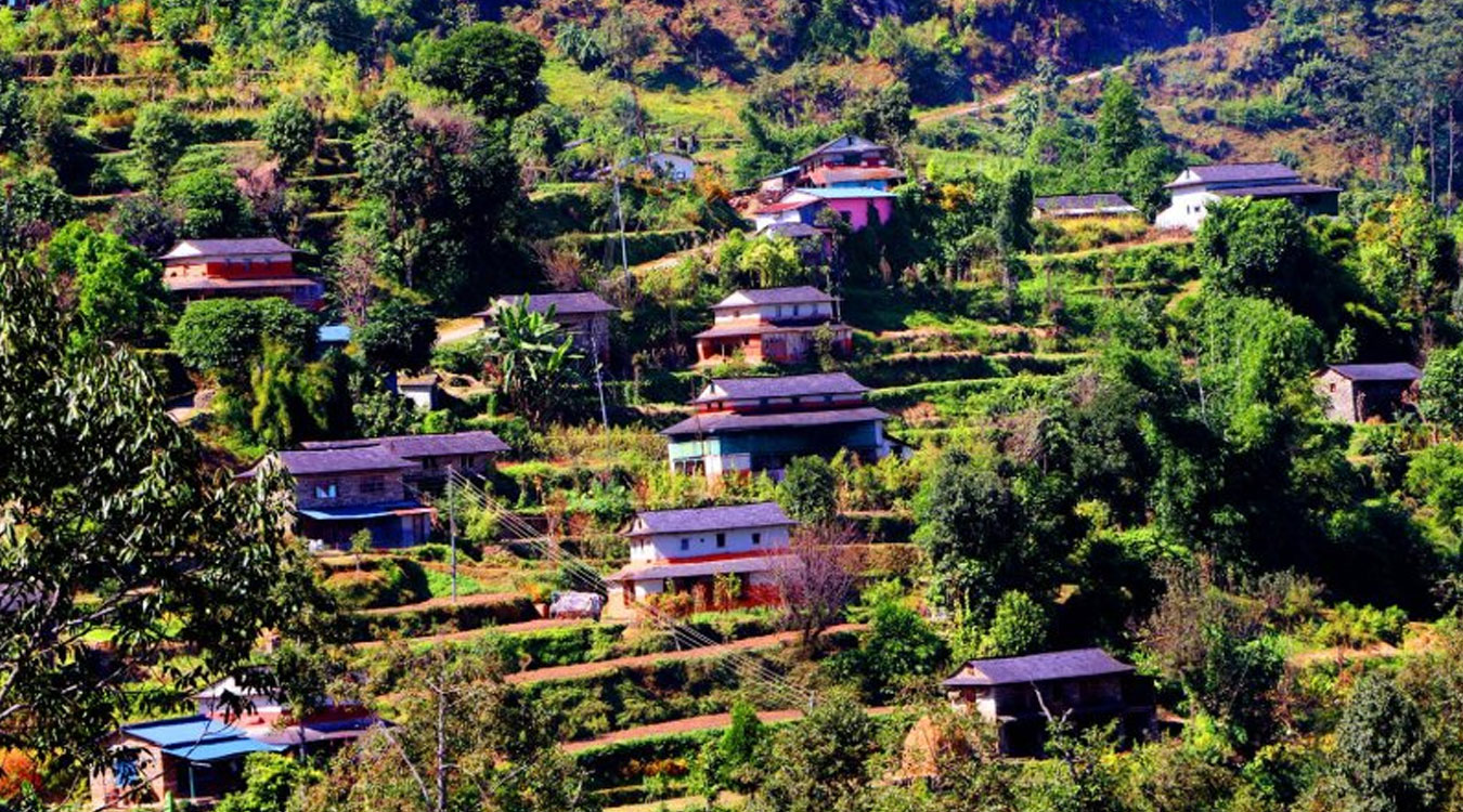 रित्तो बन्यो ‘कर्लिम गाउँ, समस्या पर्दा गुहार माग्दासमेत सहयोग गर्ने कोही छैनन्