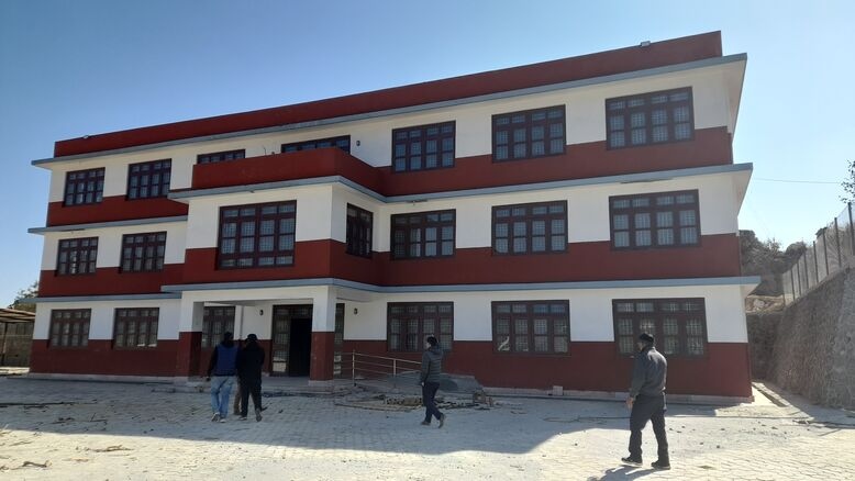 पर्वतको महाशिला गाउँपालिकाले आफ्नै भवनबाट सेवा थाल्यो