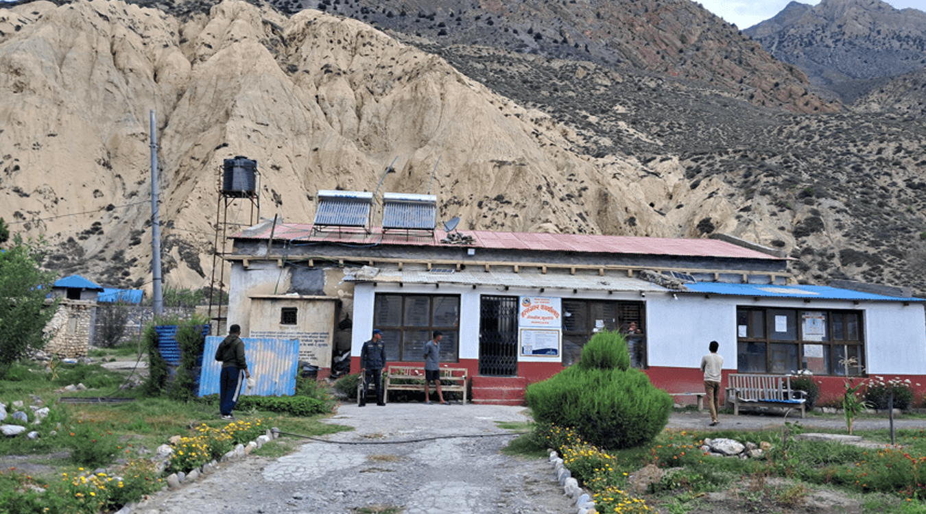 मुस्ताङ कारागार : एउटै भवनमा कैदीबन्दी र सुरक्षाकर्मी