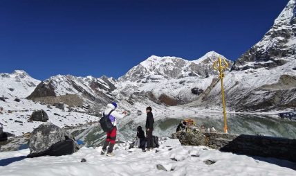 दुधकुण्ड यात्रामा १० घण्टा बेपत्ता हुँदाका ती क्षणहरू ! दुधकुण्ड यात्रामा १० घण्टा बेपत्ता हुँदाका ती क्षणहरू !