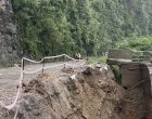पृथ्वीराजमार्गको आँबुखैरेनीमा सडक भासियो