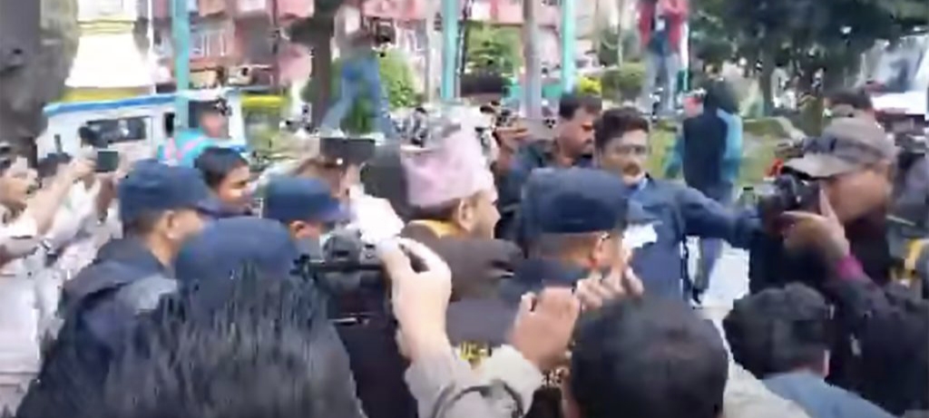 माइतीघरबाट निकोलशस भुसालसहित १४ जना पक्राउ माइतीघरबाट निकोलशस भुसालसहित १४ जना पक्राउ