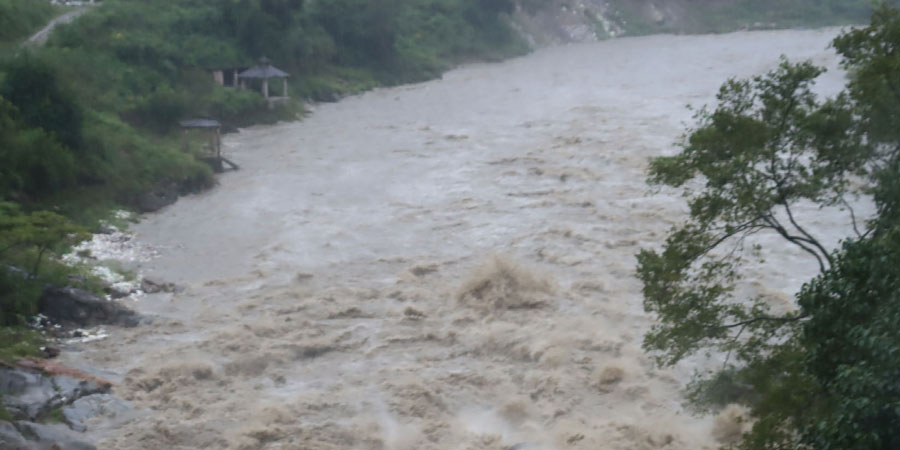 उपत्यका आसपासका नदीमा जलसतह बढ्दो,केही नदीले खतराको तह पार गर्यो