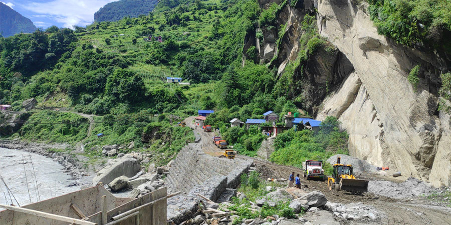 मनाङ–लमजुङ सडकमा तीनदिन रातिमा सवारीसाधन चलाउन रोक