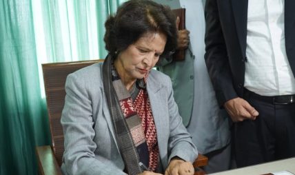 स्वास्थ्य मन्त्रीकाे पहिलो निर्णयः आन्दोलनबाट प्रभावितलाई मनोपरामर्श सेवा स्वास्थ्य मन्त्रीकाे पहिलो निर्णयः आन्दोलनबाट प्रभावितलाई मनोपरामर्श सेवा
