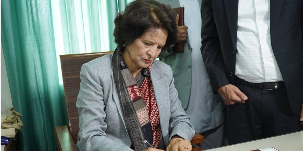 स्वास्थ्य मन्त्रीकाे पहिलो निर्णयः आन्दोलनबाट प्रभावितलाई मनोपरामर्श सेवा स्वास्थ्य मन्त्रीकाे पहिलो निर्णयः आन्दोलनबाट प्रभावितलाई मनोपरामर्श सेवा