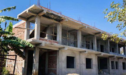 एकवर्षमा सक्ने गरी बनाउन थालिएको स्वास्थ्य चौकी भवन तीन वर्षमा पनि बनेन एकवर्षमा सक्ने गरी बनाउन थालिएको स्वास्थ्य चौकी भवन तीन वर्षमा पनि बनेन