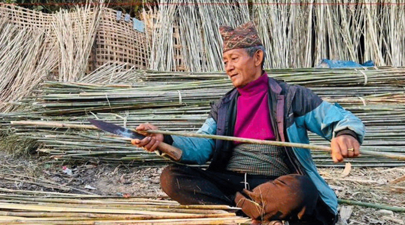 थुन्से डोको बुन्ने श्रमिकलाई बजारकै पिरलो