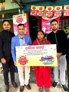 जस्मिन पेन्ट्सको ‘जापान भ्रमण’ योजनाको विजेतालाई टिकट हस्तान्तरण