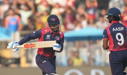 विश्वकप क्रिकेटः इङ्ल्यान्डविरुद्ध नेपालको पावरप्लेमा मध्यम सुरुआत